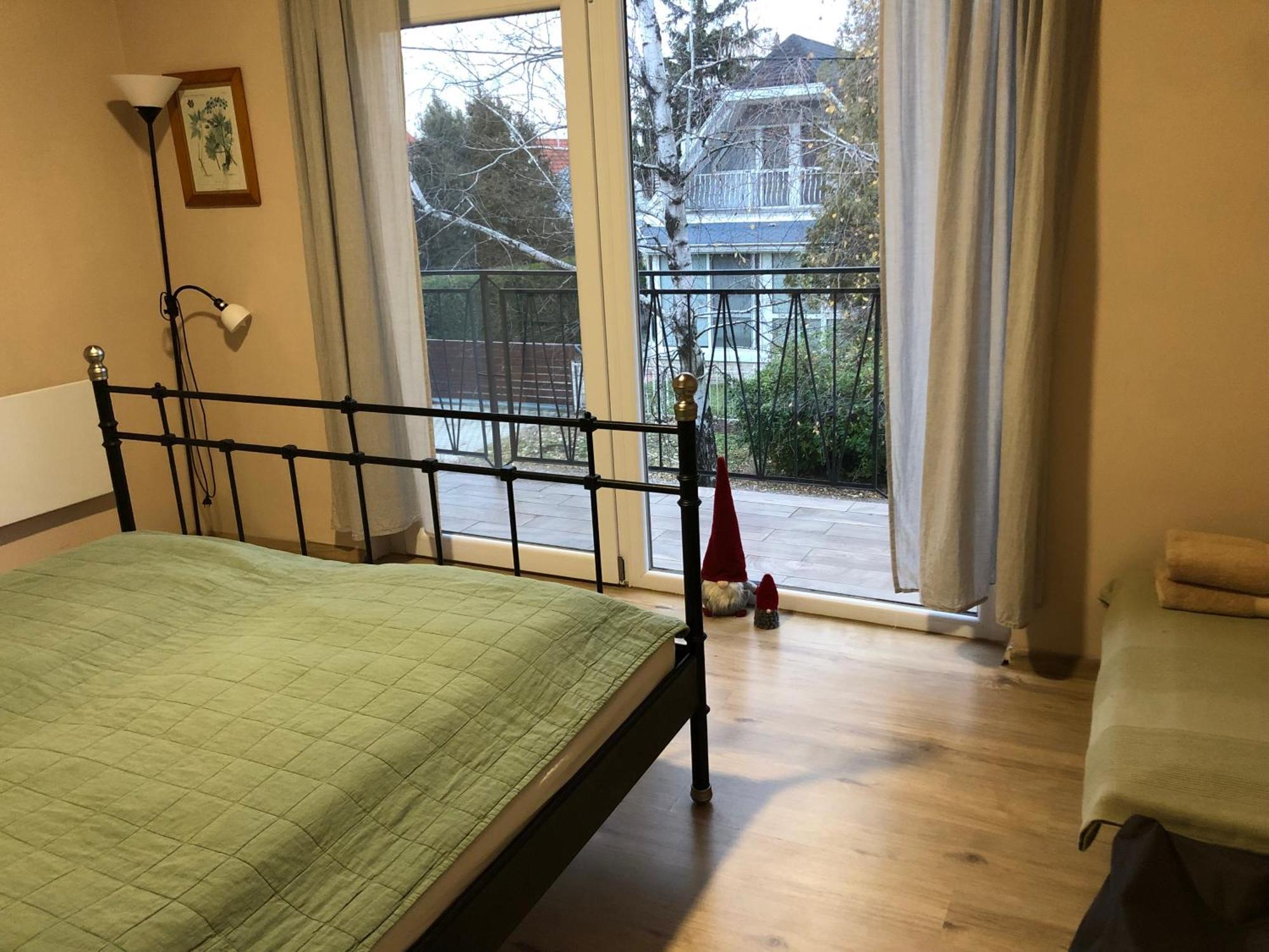 Apartment Fecske Family Jakuzzi House_65m Lake-5 Bedroom Zamardi