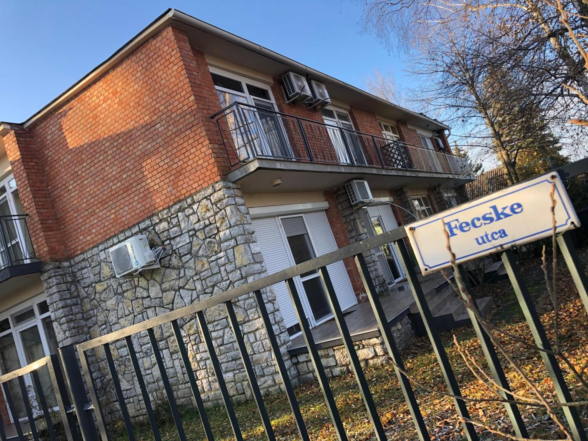 Fecske Family Jakuzzi House_65m Lake-5 Bedroom